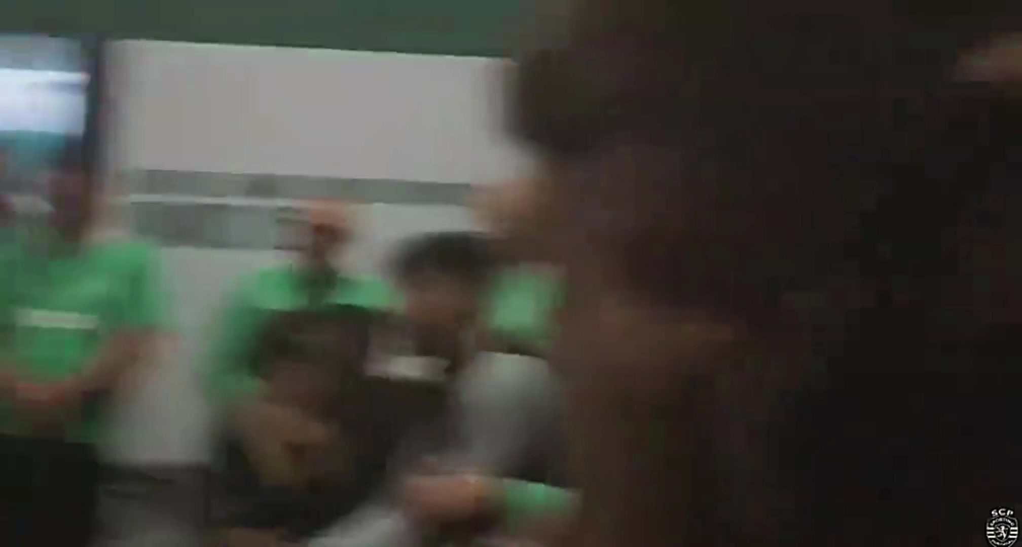 網(wǎng)傳阿莫林告別葡體時的講話視頻更衣室多人落淚