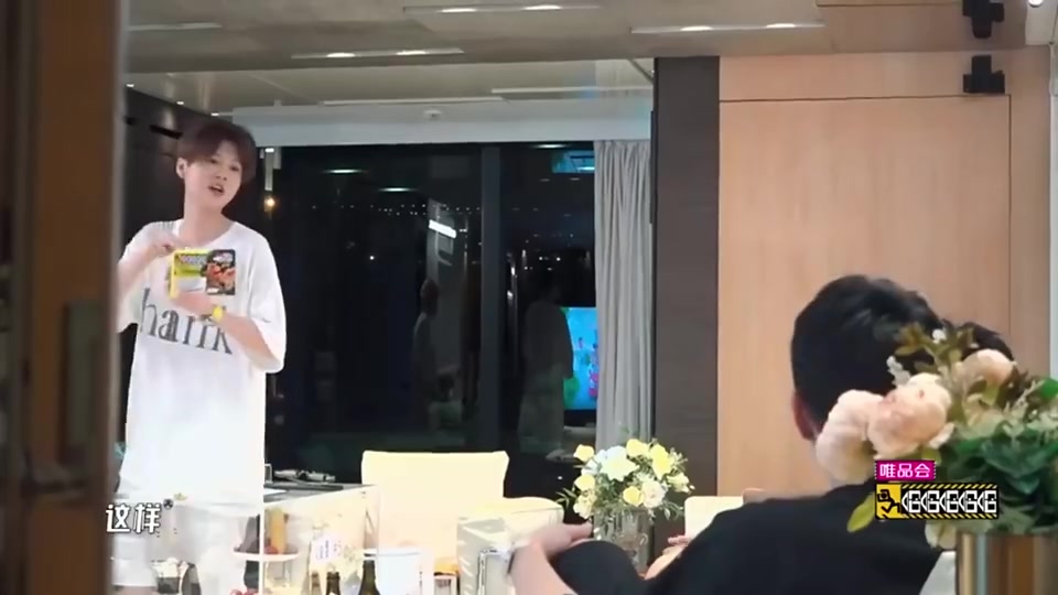 忘了18年他們拍跑男時(shí)就是俄羅斯世界杯當(dāng)時(shí)還請(qǐng)的菲戈