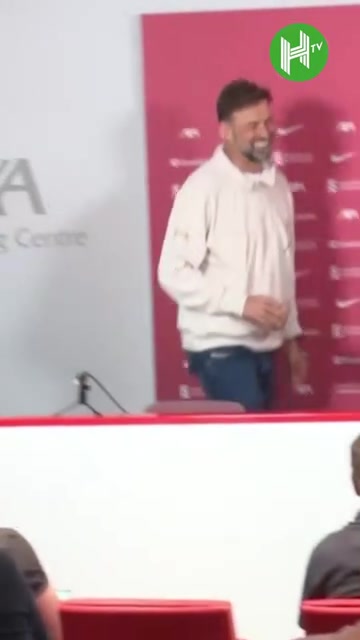 辭職后無(wú)所畏懼名場(chǎng)面渣叔遲到后直言誰(shuí)TM在乎