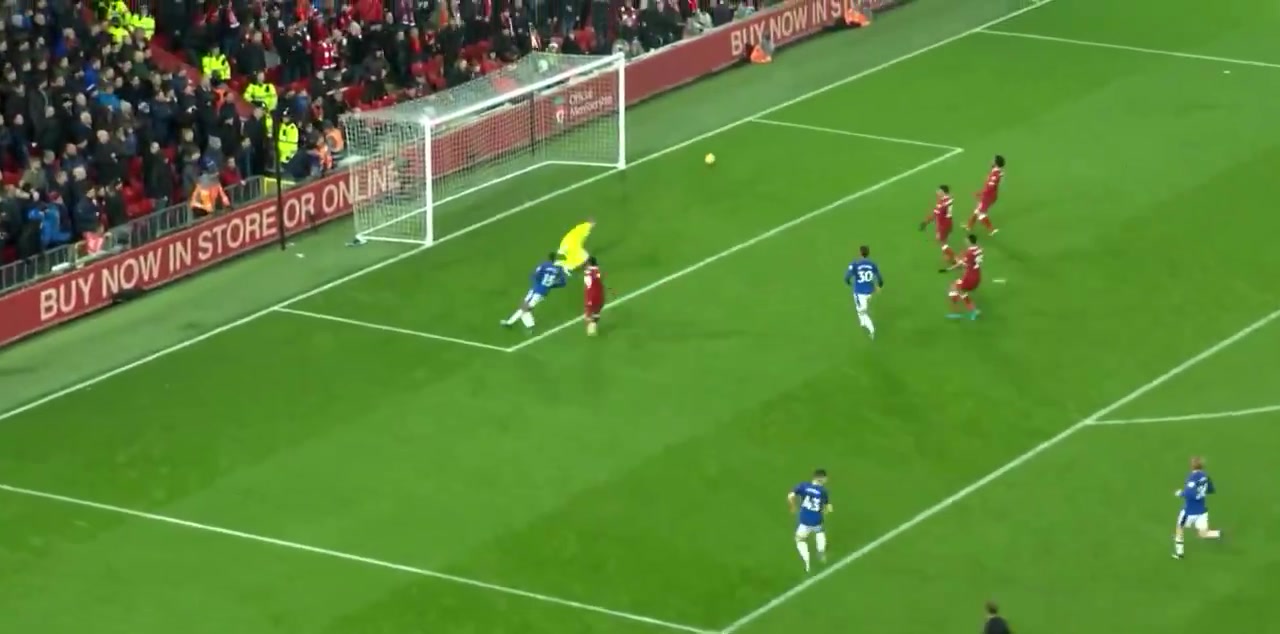 利物浦粉絲博主當(dāng)馬內(nèi)這么做時(shí)沒(méi)有人批評(píng)他