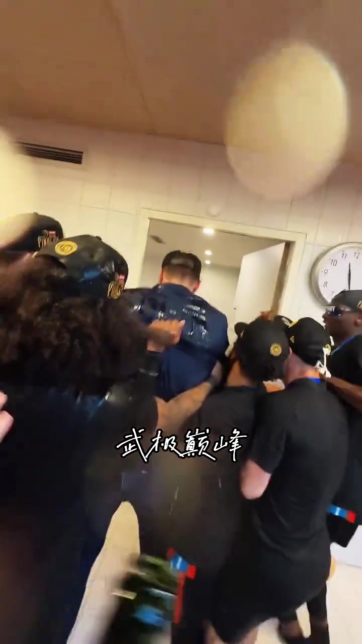 開拓者任命助教斯普利特為臨時(shí)主教練