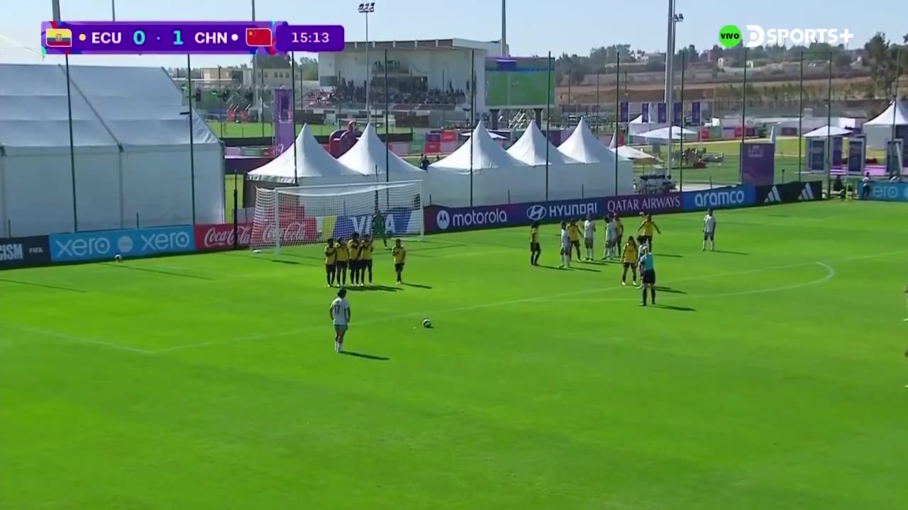 十分角曾屹婕連場(chǎng)任意球破門(mén)U17中國(guó)女足2-0厄瓜多爾