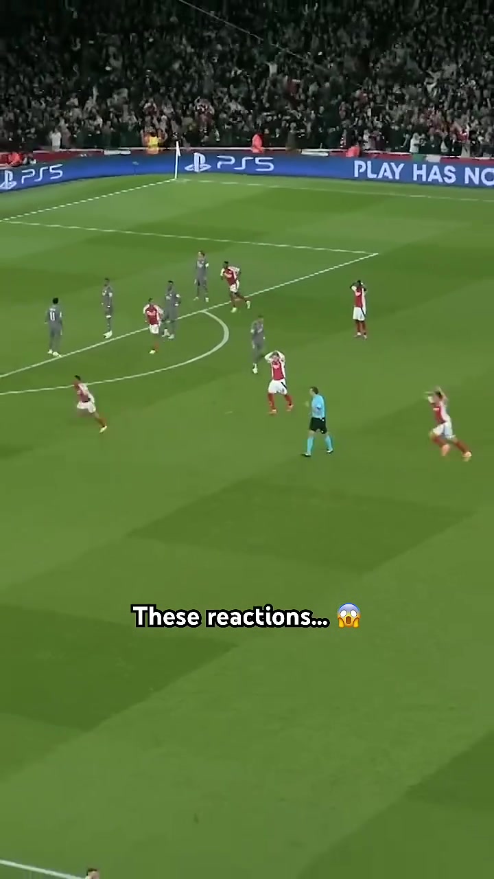 再?gòu)?fù)習(xí)億遍賴斯對(duì)皇馬任意球梅開(kāi)二度后大家的反應(yīng)