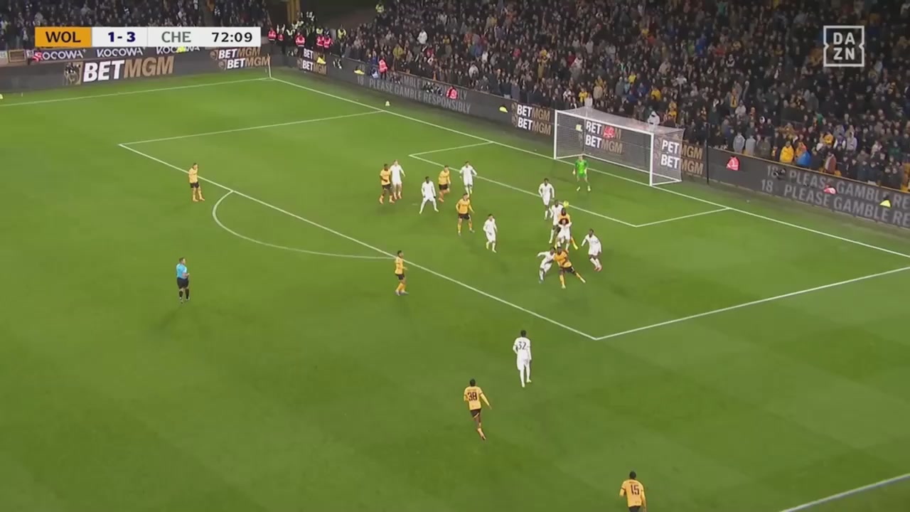 狼隊再扳一球沃爾費小角度打門得手狼隊2-3落后切爾西