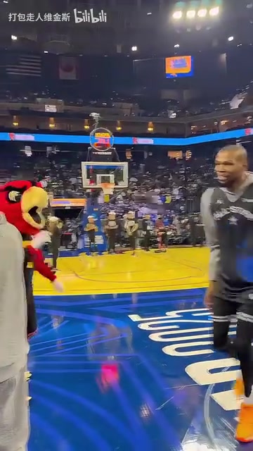 名場面庫里全明星賽中場背投一擊即中震撼全場