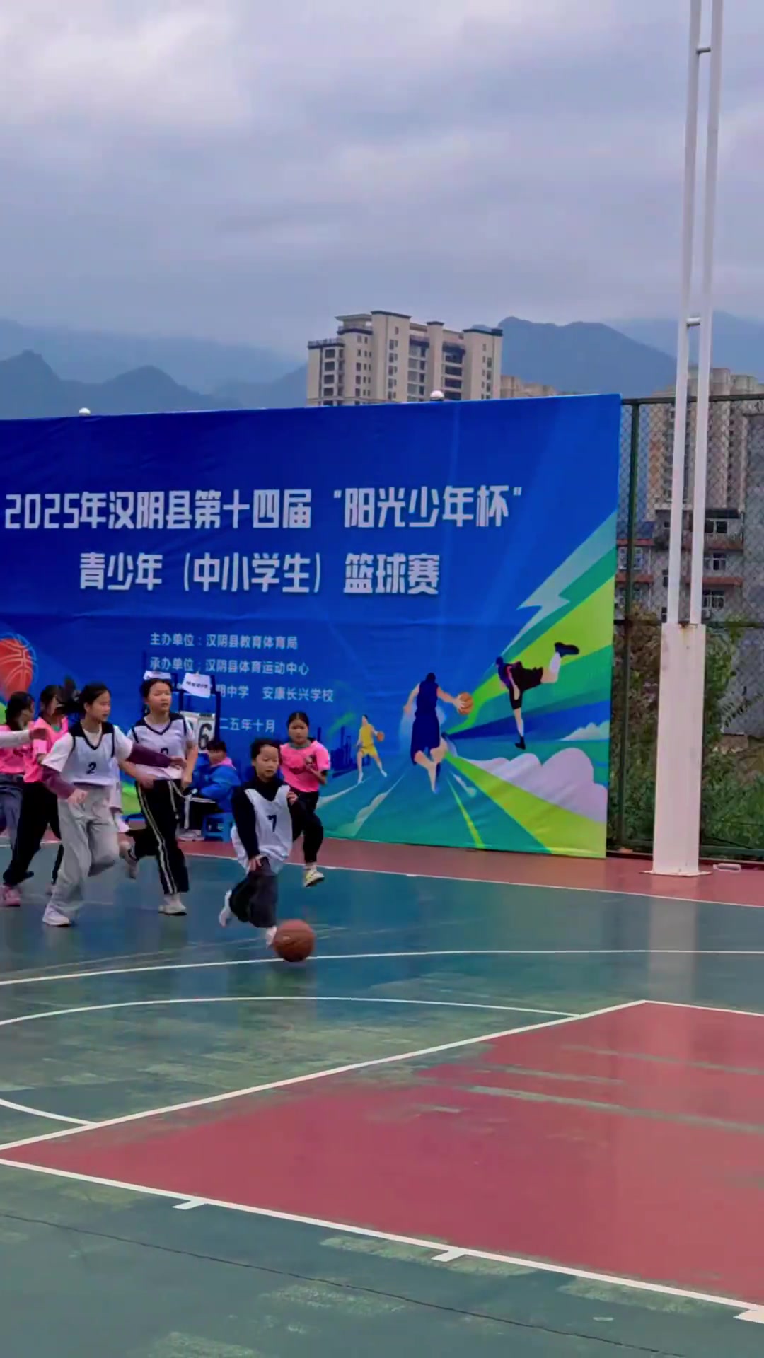 她是怎么做到全場個子最小但又這么厲害