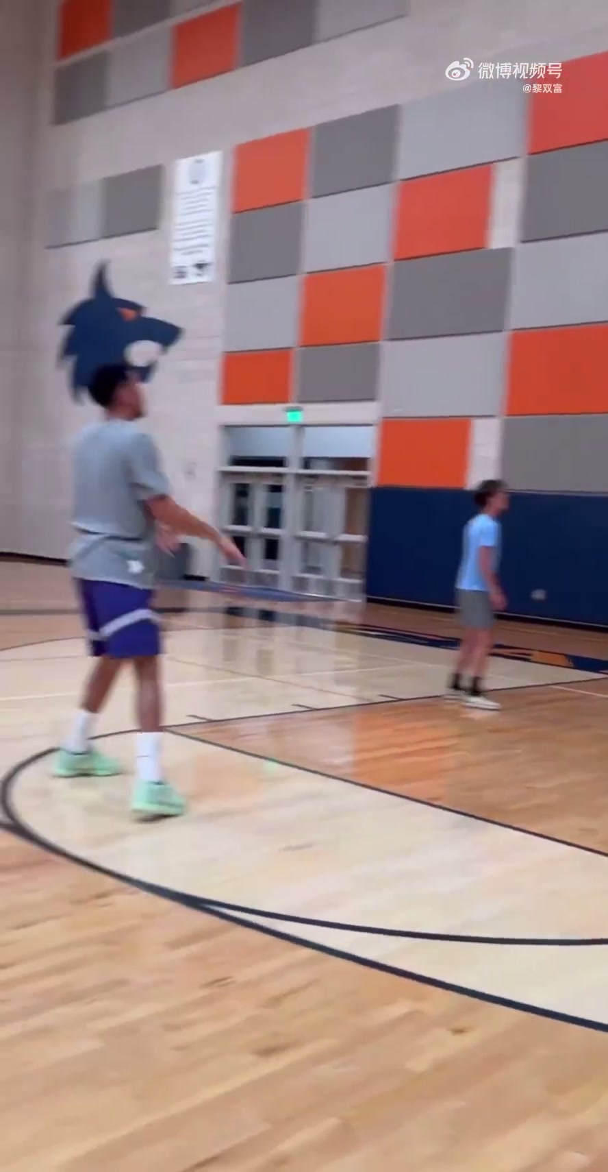 未來同一隊布克拉塞爾和克里斯蒂一起特訓(xùn)