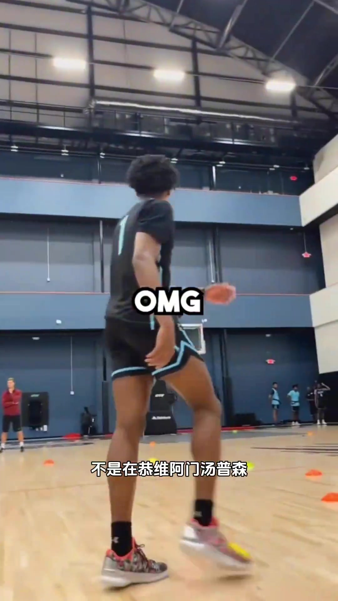 阿門-湯普森在聯(lián)盟里運動能力 目前只有奧薩能和他一較高下