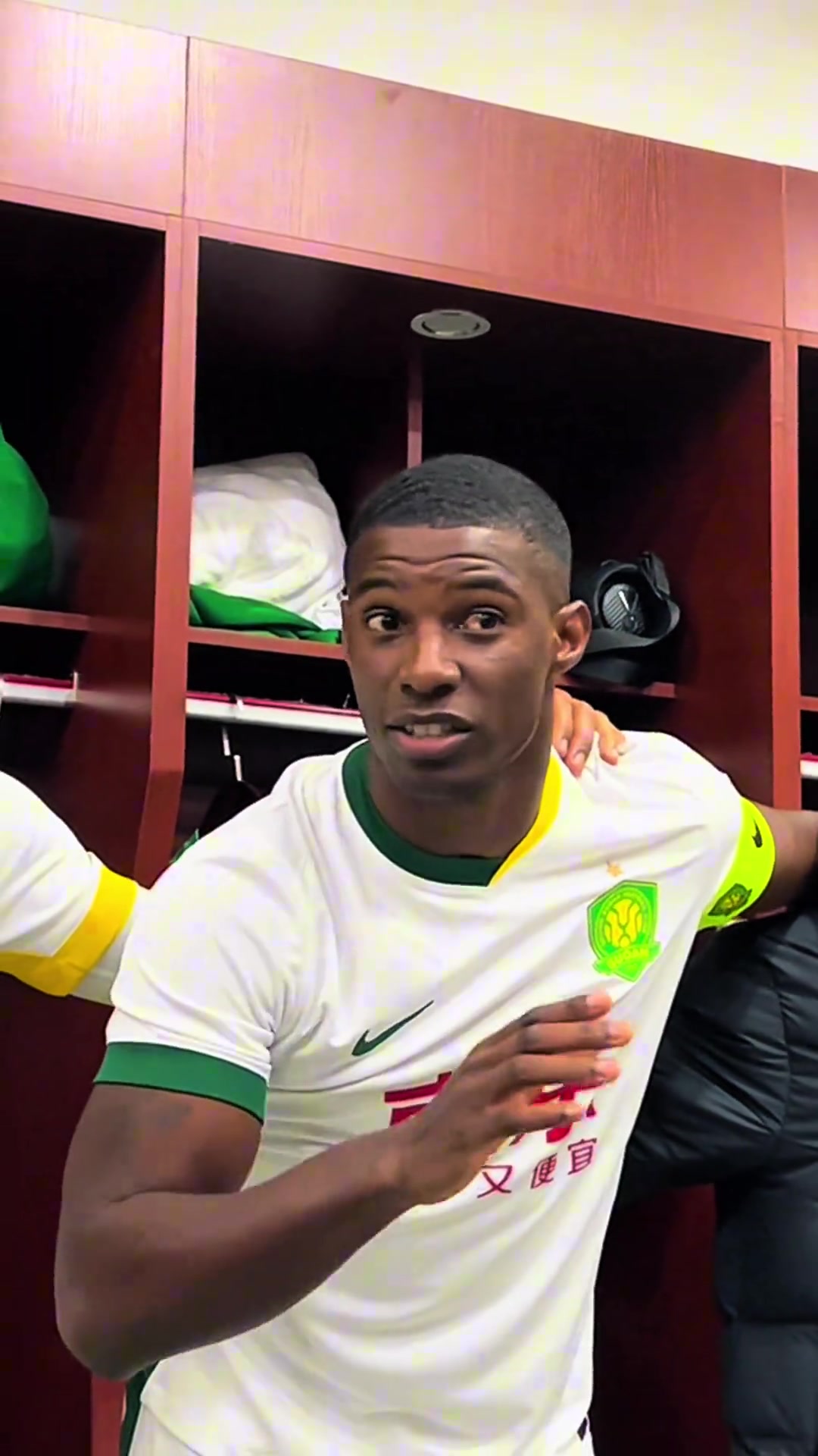 中超最佳外援法比奧在更衣室詮釋何為國安精神