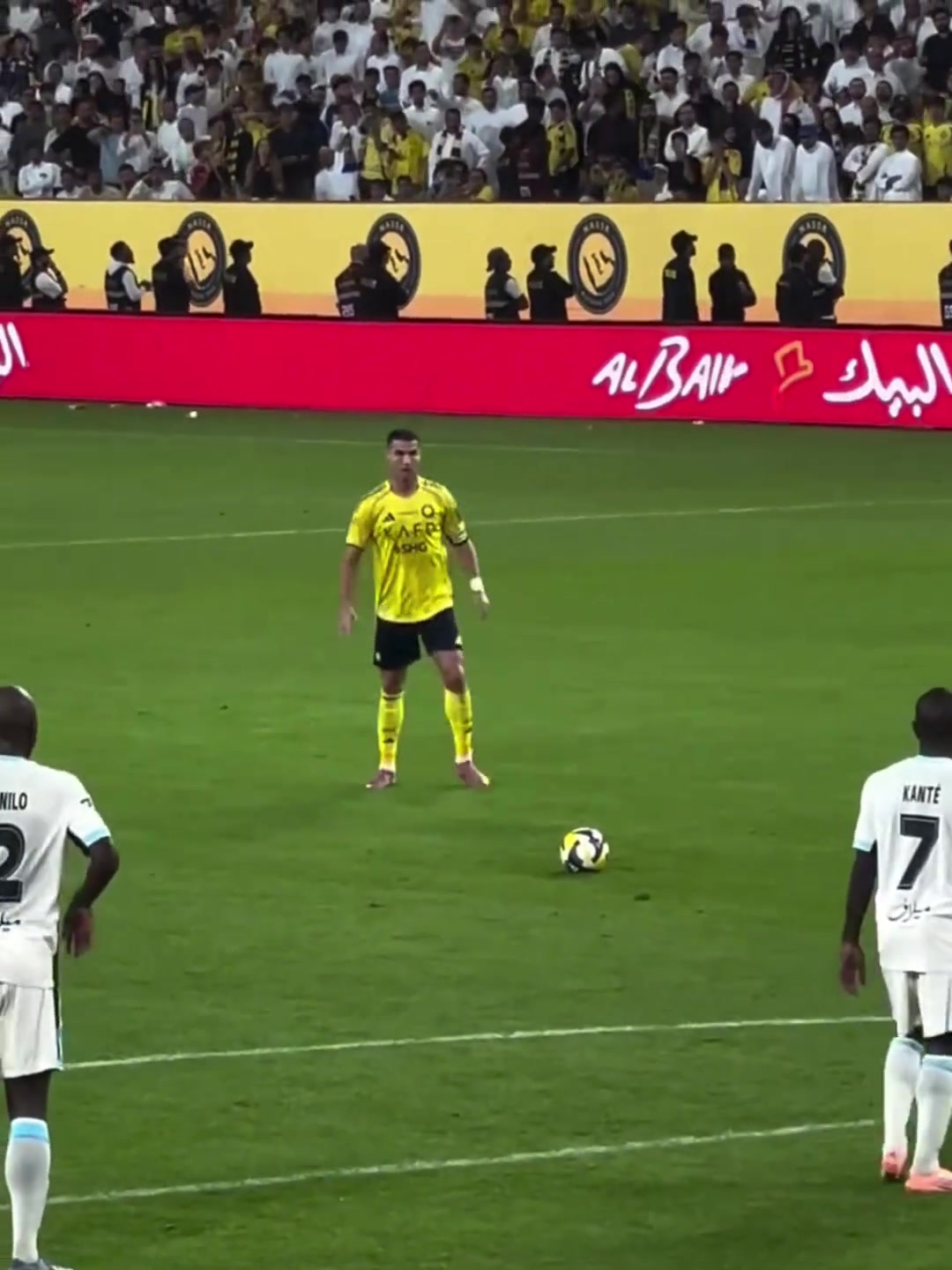 會懷念曾經無所不能的自己嗎C羅任意球主罰前默默給自己鼓勁