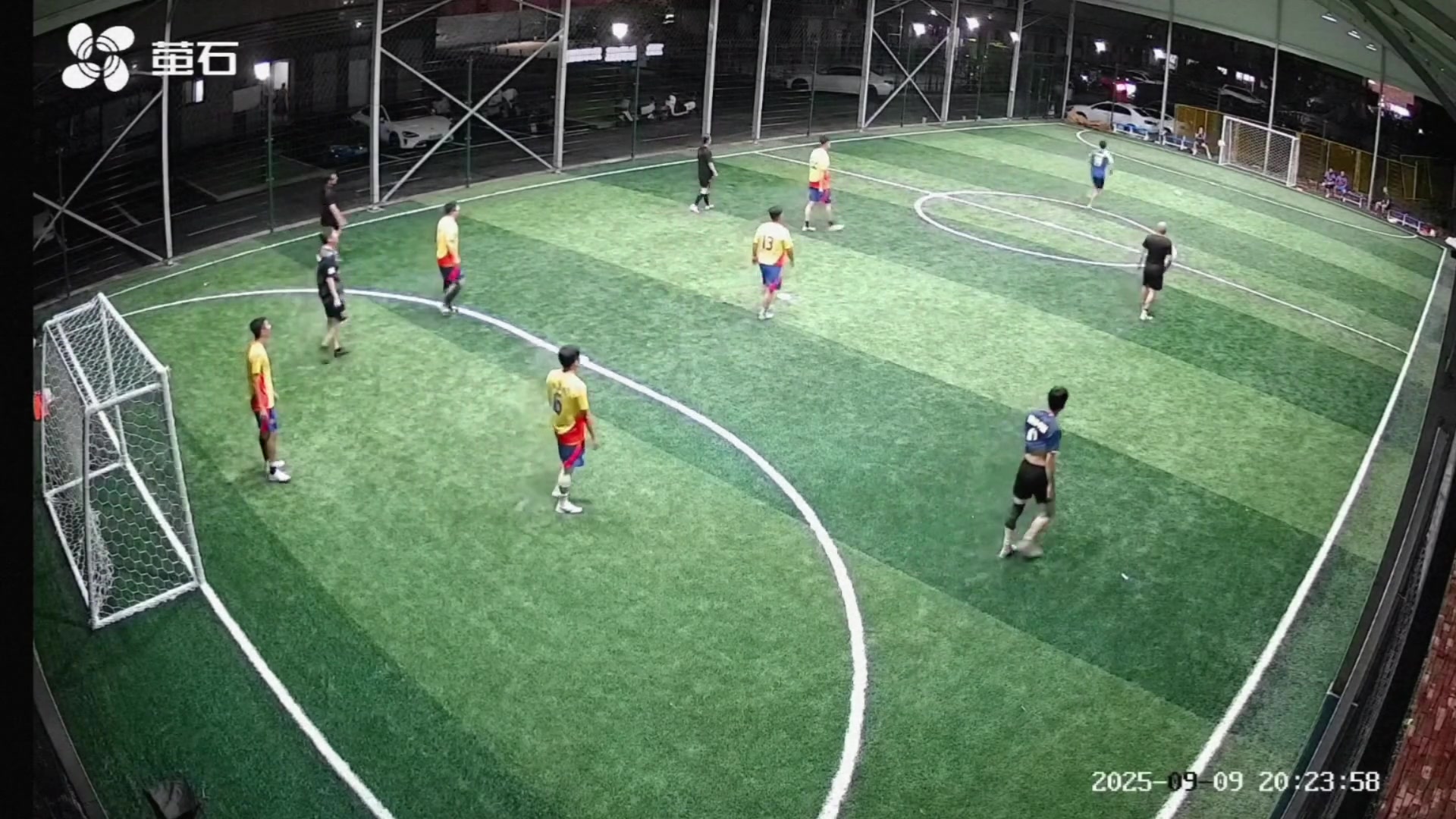 離譜怒射對方球門結(jié)果進了自家大門這該找誰說理