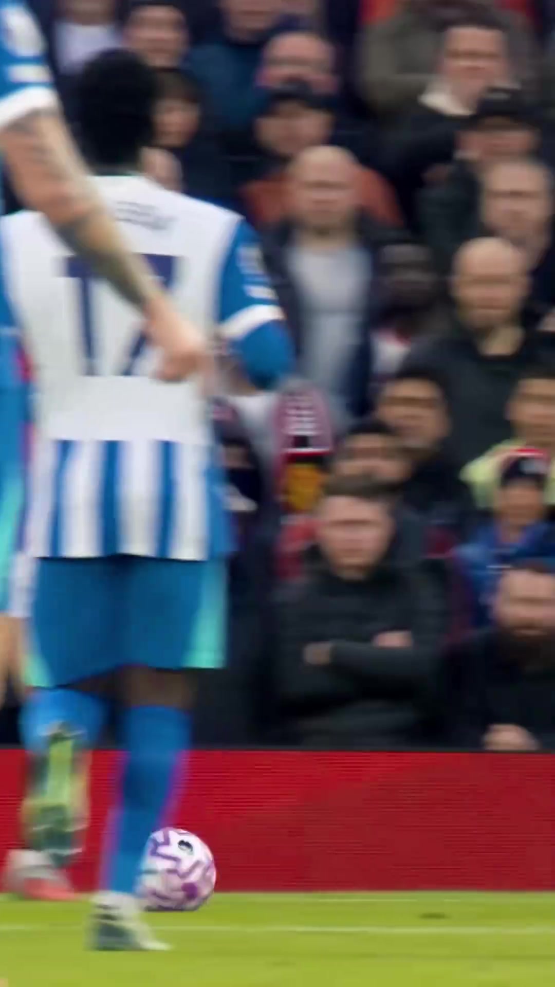 有著英俊臉龐的舒梅切爾請用一個詞評價拉門斯十月的表現